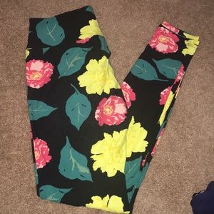 One Size floral Lularoe leggings